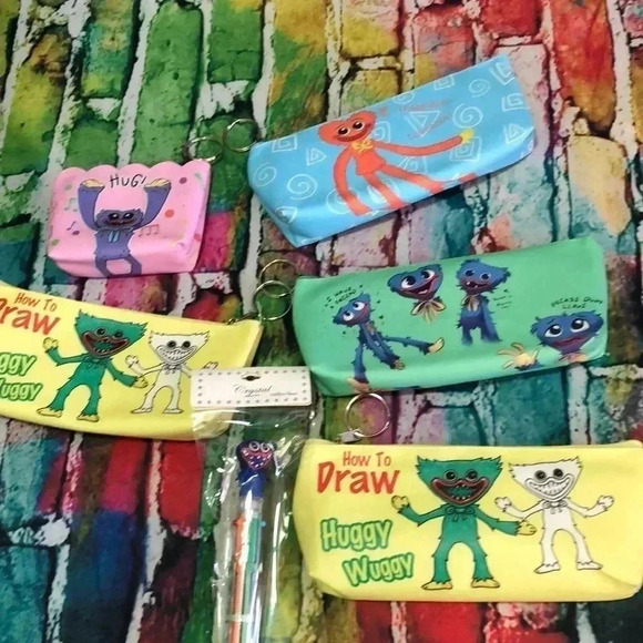 Huggy wuggy zipper bags and ink pen lot - Picture 1 of 11